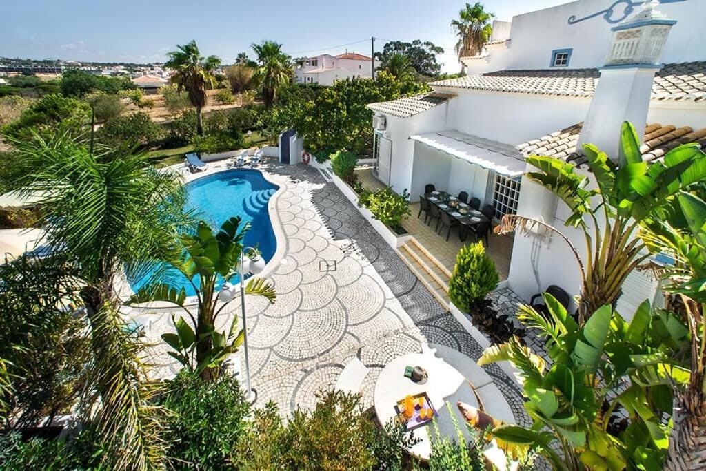 Villa Cabrita, Superb Location, Large Villa, Walk To Restaurants, Supermarkets Beach Guia  Exterior photo